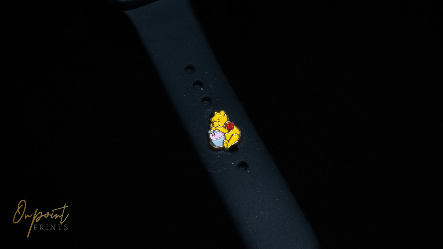 Winnie Pooh with hunny Pot 134