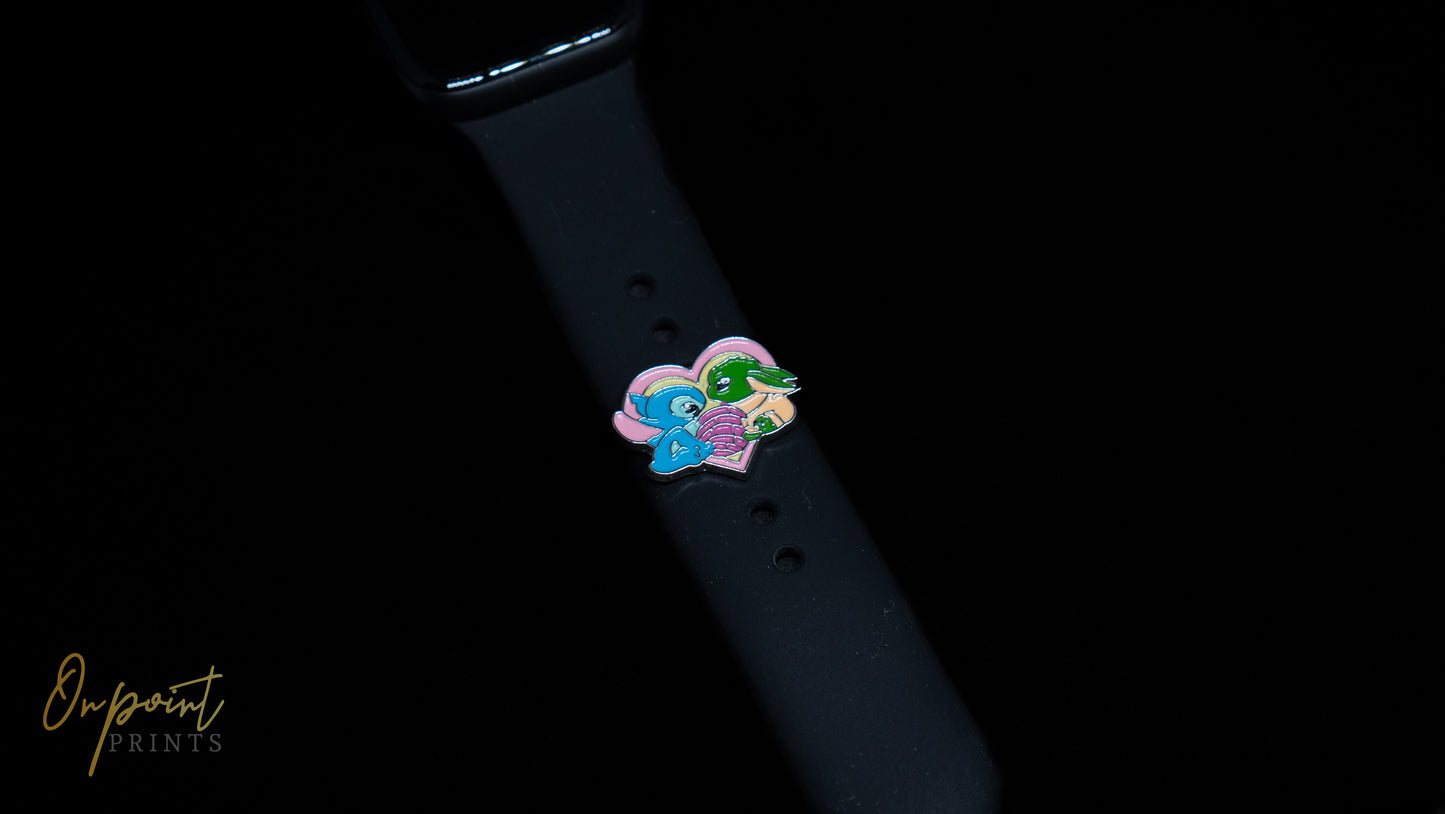 Stitch & Yoda sharing a Concha 149